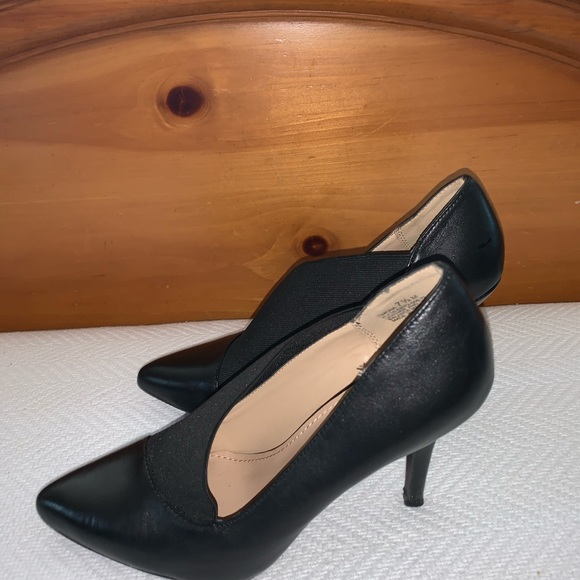 The Limited Black Shoes, Size 7.5 Medium - Picture 3 of 8